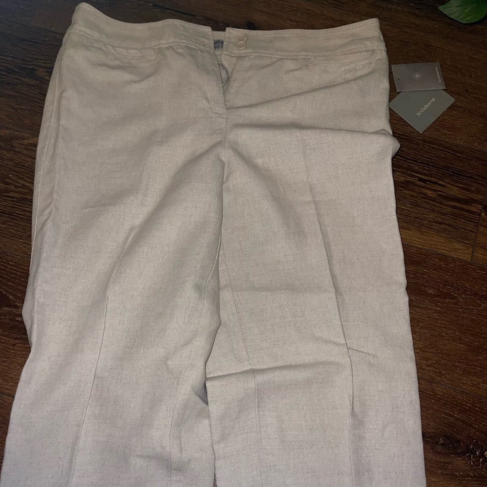 Woman’s Liz Claiborne Audra Size 14 Linen Pants. NWT